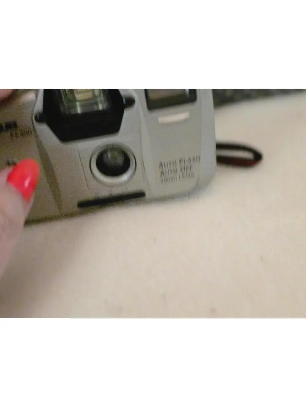Argus FF300 35mm Point & Shoot Film Camera Auto Flash 29mm Lens Untested